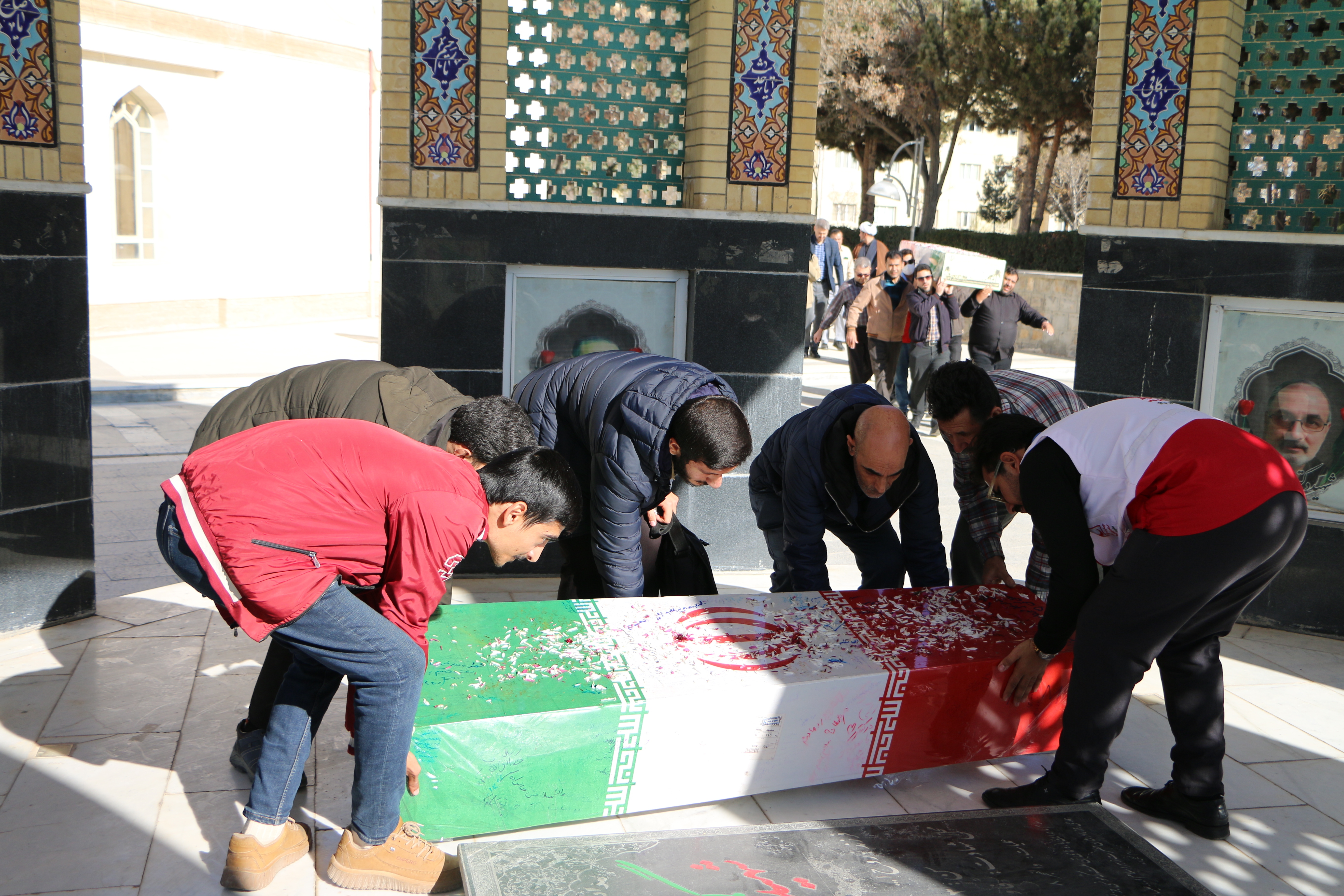 یک ساعت توقف در مسیر علم؛ پیکر 2 شهید گمنام چگونه فضای دانشگاه را «معطر به ایثار» کرد؟ یک ساعت توقف در مسیر علم؛ پیکر 2 شهید گمنام چگونه فضای دانشگاه را «معطر به ایثار» کرد؟