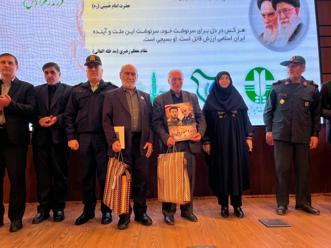 همایش گرامیداشت هفته بسیج با عنوان «پویش رویش خوشهها» برگزار شد همایش گرامیداشت هفته بسیج با عنوان «پویش رویش خوشهها» برگزار شد