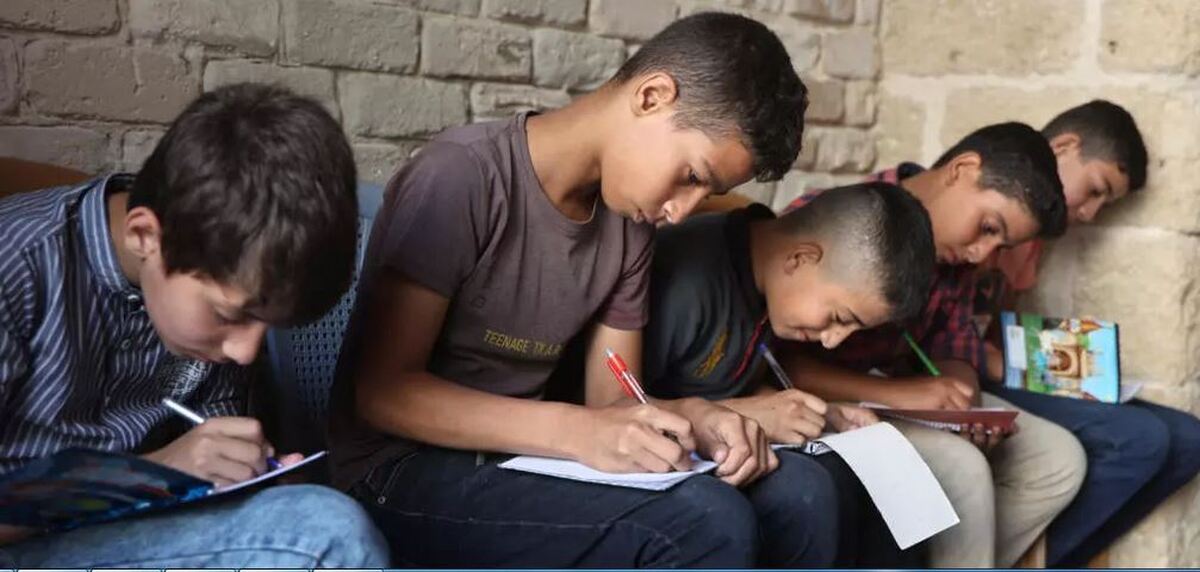 مدارس بدون کتاب: بازگشت کودکان غزه به کلاس‌های موقتی