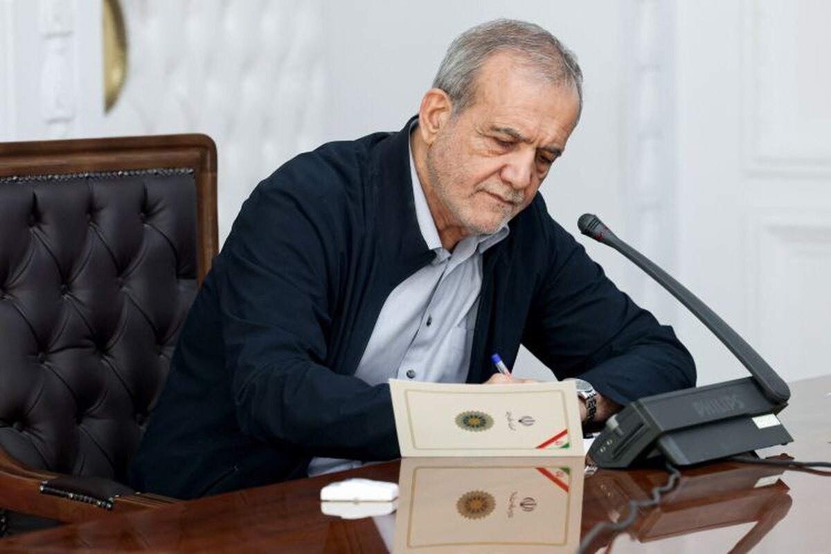 پزشکیان: آیات قرآن، دعوتی است به تدبر باطنی که می‌تواند روشنایی‌بخش زندگی و رفتار ما شود