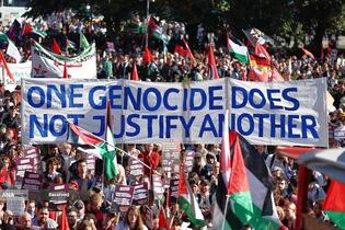 تظاهرات ده‌ها هزار نفر در برلین علیه حمایت آلمان از اسرائیل