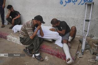 حملات اسرائیل به غزه حداقل ۱۶ کشته برجای گذاشت، در حالی که جهان منتظر پاسخ حماس به طرح صلح ترامپ است