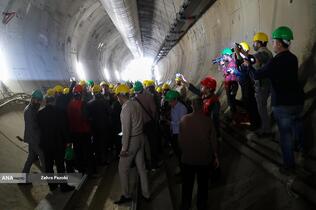 بازدید اعضای شوراهای شهر از خط10 مترو