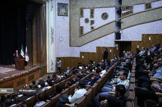 وحید یزدانیان رئیس پژوهشگاه فضایی ایران