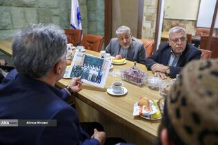 مراسم امضای دفتر یادبود دانشمند شهید دکتر محمد مهدی طهرانچی