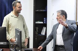 بیژن رنجبر رییس دانشگاه آزاد اسلامی و حامد جعفرنژاد مدیر گروه عکس خبرگزاری آنا