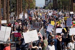 تظاهرات ضد ترامپ «بدون پادشاه» در سراسر آمریکا