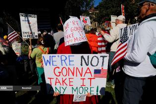 تظاهرات ضد ترامپ «بدون پادشاه» در سراسر آمریکا