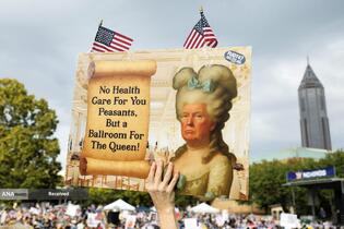 تظاهرات ضد ترامپ «بدون پادشاه» در سراسر آمریکا