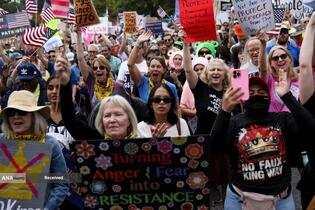 تظاهرات ضد ترامپ «بدون پادشاه» در سراسر آمریکا