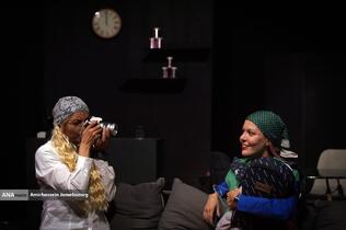 نمایش &laquo;لحظه درنگ می&zwnj;کند&raquo;