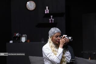 نمایش &laquo;لحظه درنگ می&zwnj;کند&raquo;