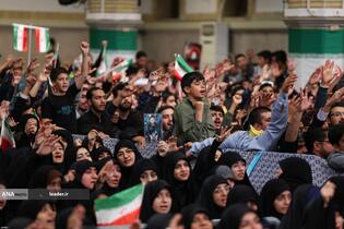 دیدار دانش‌آموزان و دانشجویان با رهبر معظم انقلاب