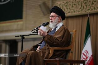 دیدار دانش‌آموزان و دانشجویان با رهبر معظم انقلاب