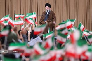 دیدار دانش‌آموزان و دانشجویان با رهبر معظم انقلاب