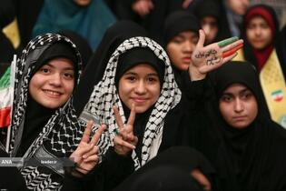 دیدار دانش‌آموزان و دانشجویان با رهبر معظم انقلاب