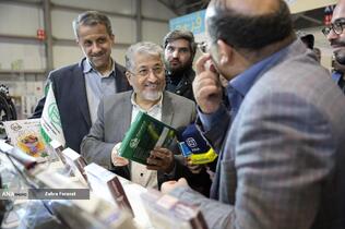 دکتر بیژن رنجبر رییس دانشگاه آزاد اسلامی در مراسم افتتاحیه سومین دوره نمایشگاه فناوری و نوآوری فن نما 1404