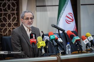 عبدالله نصری پژوهشگر فلسفه در آیین رونمایی از ویراست جدید کتاب «ارتباط انسان-جهان»