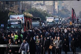 تشییع پیکر 100 شهید دوران دفاع مقدس همزمان با سالروز شهادت حضرت فاطمه زهرا(س) در تهران
