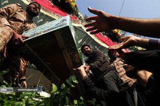 تشییع پیکر مطهر 100 شهید گمنام - معراج شهدا