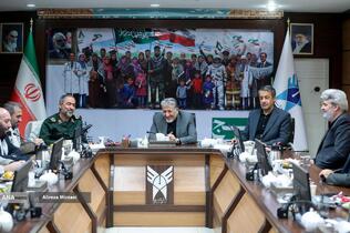 نشست جمعی از بسیجیان با بیژن رنجبر رئیس دانشگاه آزاد اسلامی