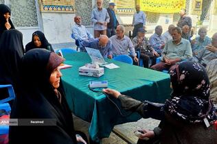 خدمت‌رسانی خادمیاران کانون سلامت منطقه ۱۴ به مردم هم‌زمان با ولادت امام عسکری(ع)