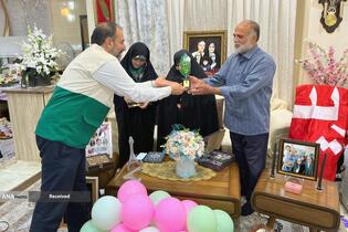 دیدار خادمیاران و یاوران رضوی با خانواده شهیدان ساداتی