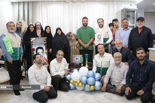 دیدار خادمیاران و یاوران رضوی با خانواده شهید قنبر ماشی