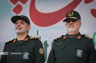 سرلشکر پاسدار محمد پاکپور فرمانده کل سپاه پاسداران انقلاب اسلامی و سردار احمد وحیدی جانشین ستادکل نیروهای مسلح