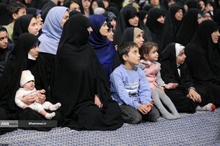 دیدار هزاران نفر از زنان و دختران با رهبر معظم انقلاب