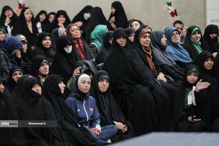 دیدار هزاران نفر از زنان و دختران با رهبر معظم انقلاب