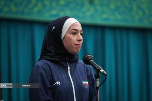 دیدار هزاران نفر از زنان و دختران با رهبر معظم انقلاب