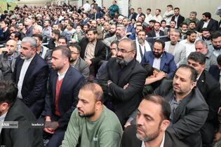 دیدار هزاران نفر از مداحان و ستایشگران اهل بیت(ع) با رهبر معظم انقلاب