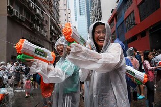 آب بازی در جشنواره سونگ&zwnj;کران، هنگ&zwnj;کنگ