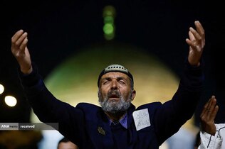 دعا و نیایش فلسطینیان در کنار مسجدالاقصی، قدس