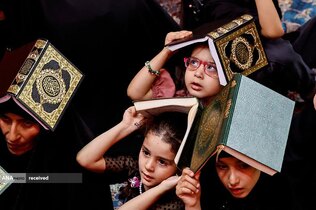 مراسم شب قدر در حرم حضرت علی(ع) در نجف اشرف، عراق