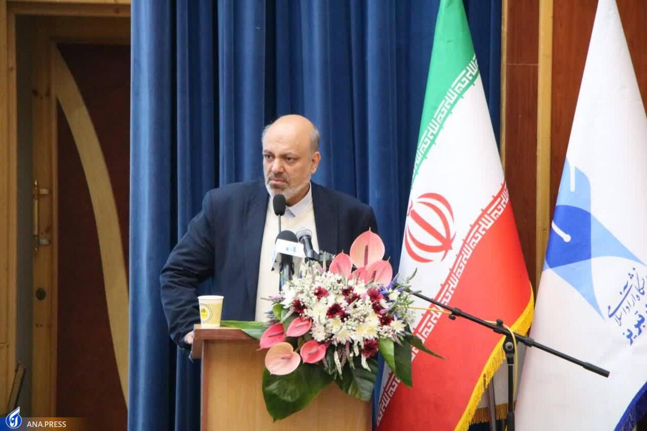 علیرضا منادی رئیس کمیسیون آموزش و تحقیقات مجلس شورای اسلامی