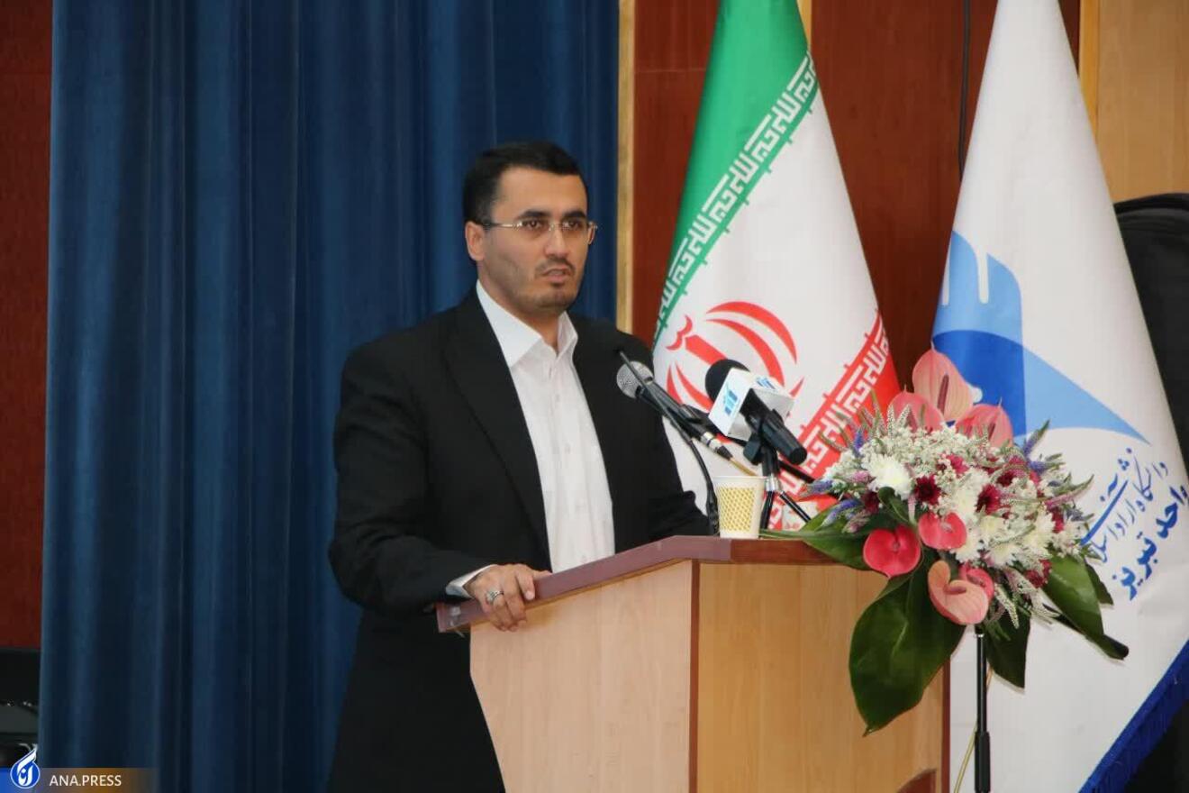 روح&zwnj;الله متفکر آزاد نماینده تبریز در مجلس شورای اسلامی