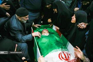 وداع با پیکر&zwnj; مطهر  شهید حجت&zwnj;الاسلام محمد مقیسه رئیس شعبه ۵۳ دیوان عالی کشور در معراج شهدای تهران