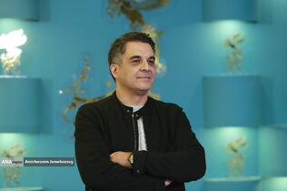 آرمان زرین&zwnj;کوب کارگردان در فوتوکال فیلم سینمایی ترک عمیق