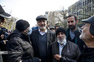 حضور علیرضا زاکانی  شهردار تهران در راهپیمایی 22 بهمن 1403