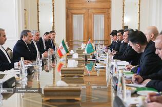 نشست سیدعباس عراقچی وزیر امورخارجه و رشید مردوف وزیر امور خارجه ترکمنستان 