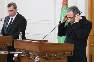 کنفرانس خبری سیدعباس عراقچی وزیر امورخارجه و رشید مردوف وزیر امور خارجه ترکمنستان 