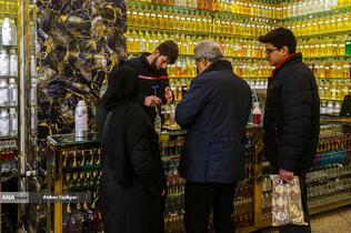 بازار خرید عید نوروز در تهران - عطر فروشی