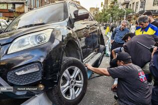 برخورد عجیب خودرو با جدول