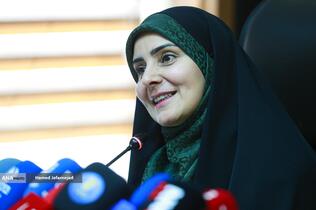 فرزانه صادق مالواجِرد وزیر راه و شهرسازی