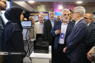 بازدید سرلشکر محمد باقری رئیس ستادکل نیروهای مسلح از نمایشگاه علمی دانشگاه آزاد 