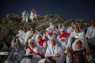 مناجات حاجیان در صحرای عرفات