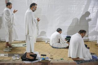 مناجات حاجیان در صحرای عرفات