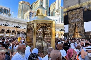 حجاج بیت الله الحرام در مسجد الحرام